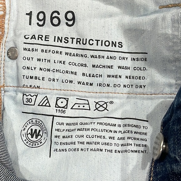 GAP 1969 SEXY BOYFRIEND SHORTS size 24 in Fleut Wash slightly distressed. EUC - Picture 8 of 14